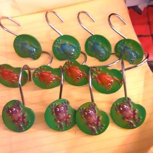 FROGS ON LILY PADS SHOWER  HOOKS